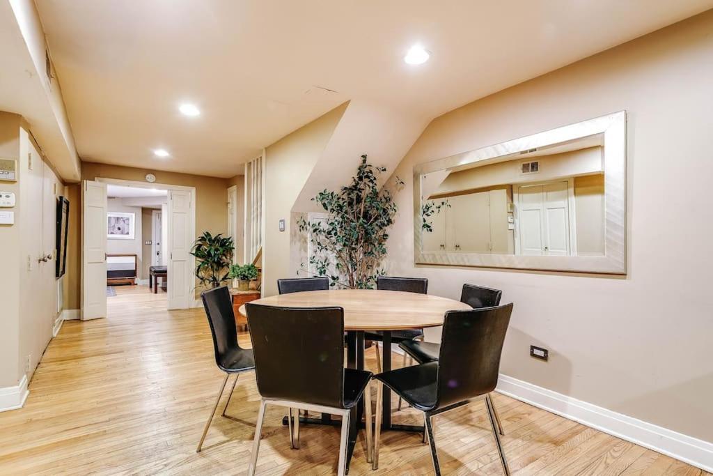 Апартаменты Brownstone In Gold Coast Чикаго Экстерьер фото