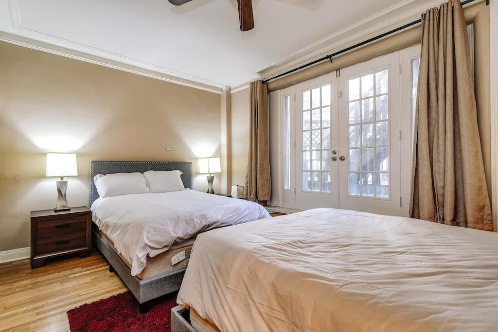 Апартаменты Brownstone In Gold Coast Чикаго Экстерьер фото